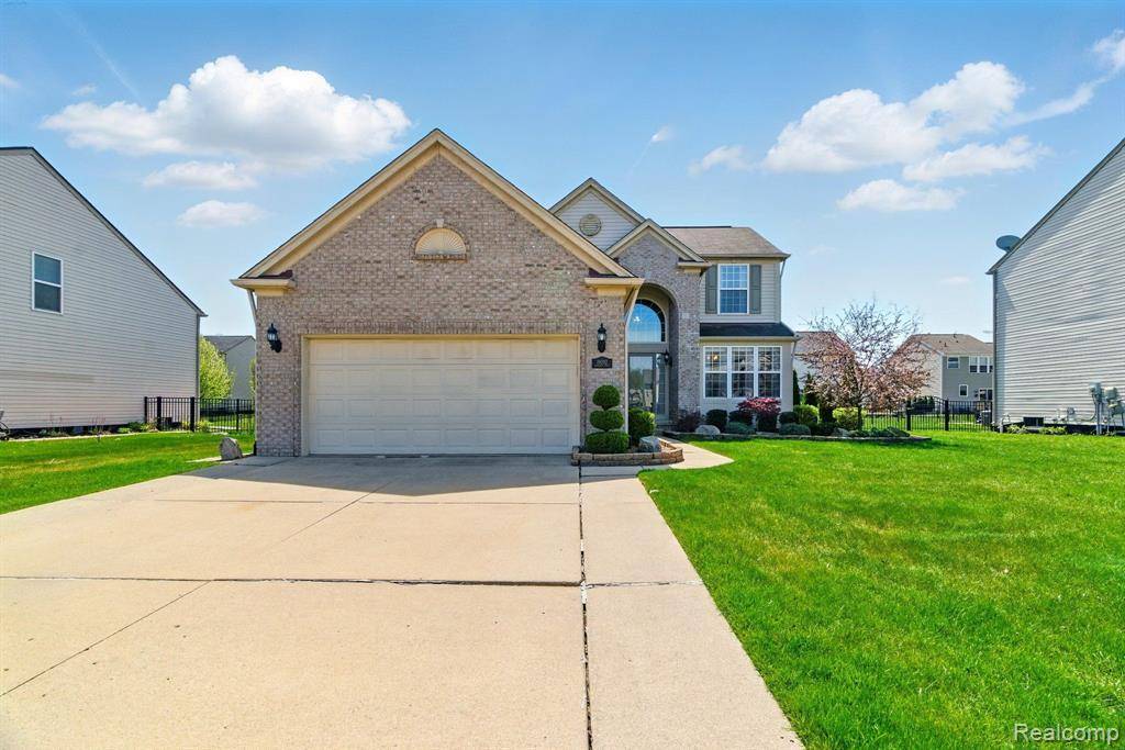 Macomb, MI 48042,19092 HAZELTON Drive