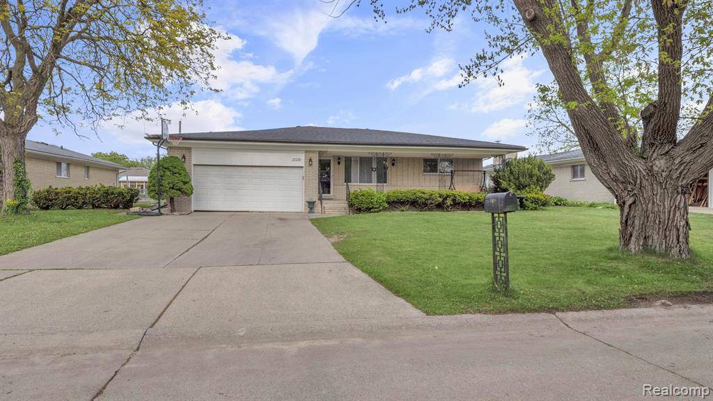 Sterling Heights, MI 48312,37370 GREGORY Drive