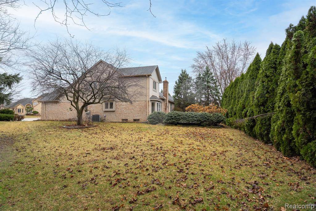 Macomb, MI 48042,15845 GARDENIA