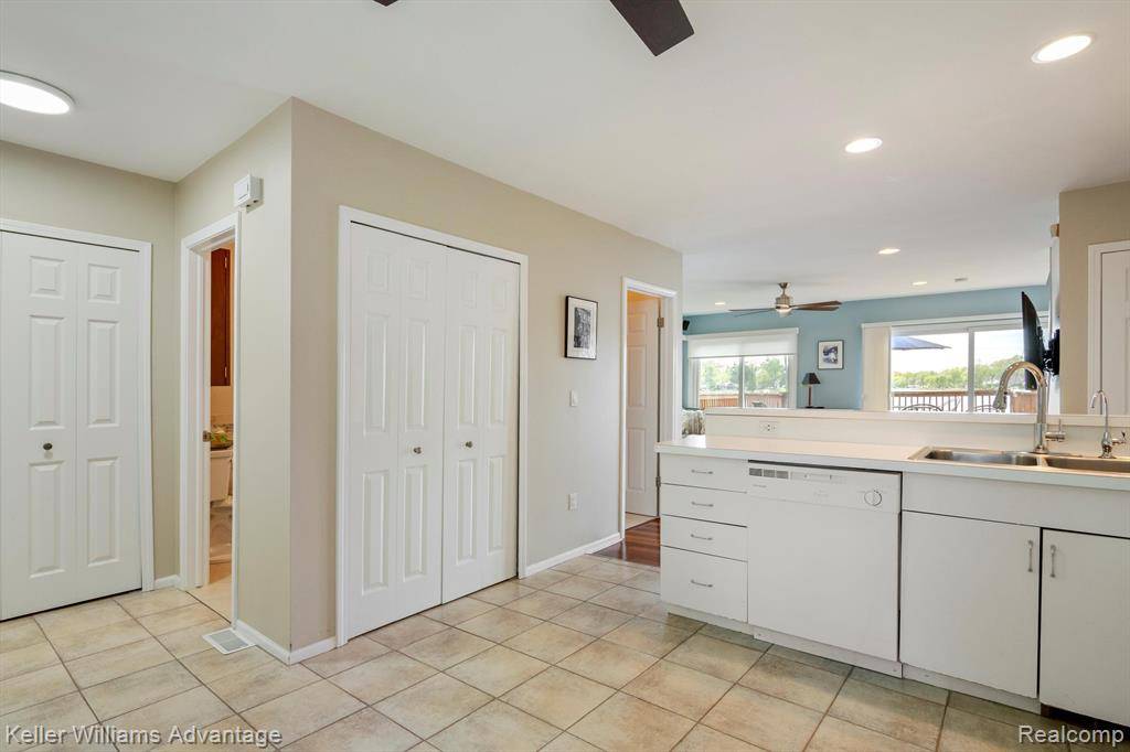 Commerce Twp, MI 48382,8518 CASCADE Street