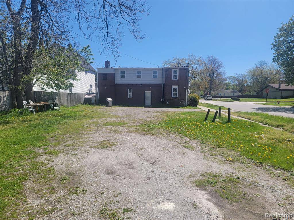 Port Huron, MI 48060,1725 10TH Street