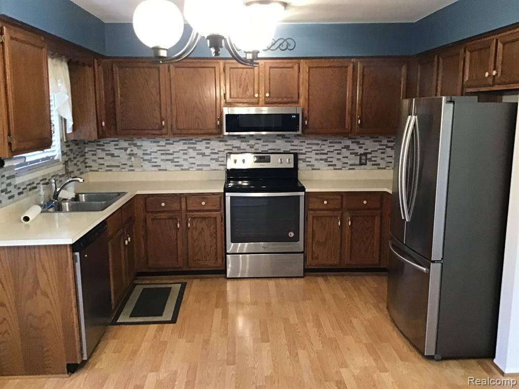 Clinton Twp, MI 48036,20504 BIRCH MEADOW Drive