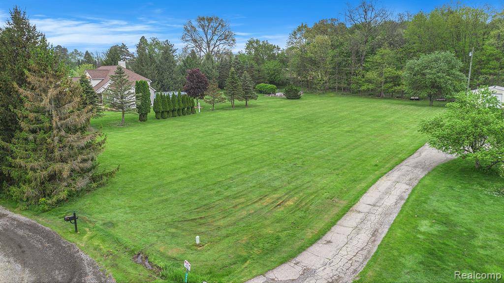 Commerce Twp, MI 48382,4864 COOLEY LAKE Court