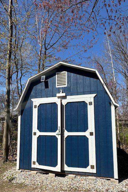 Roscommon, MI 48653,504 BEACON Lane