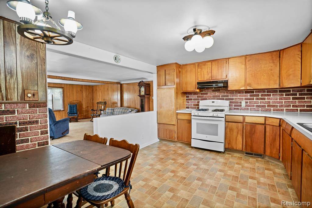 Burton, MI 48509,6154 Roberta Street