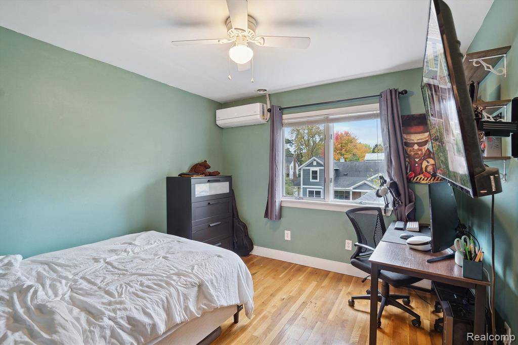 Ann Arbor, MI 48103,1812 ORCHARD Street