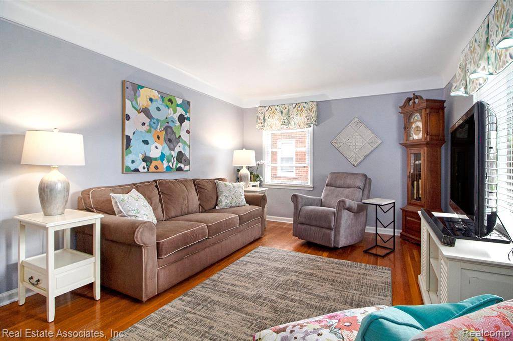 Livonia, MI 48150,11326 Loveland Street