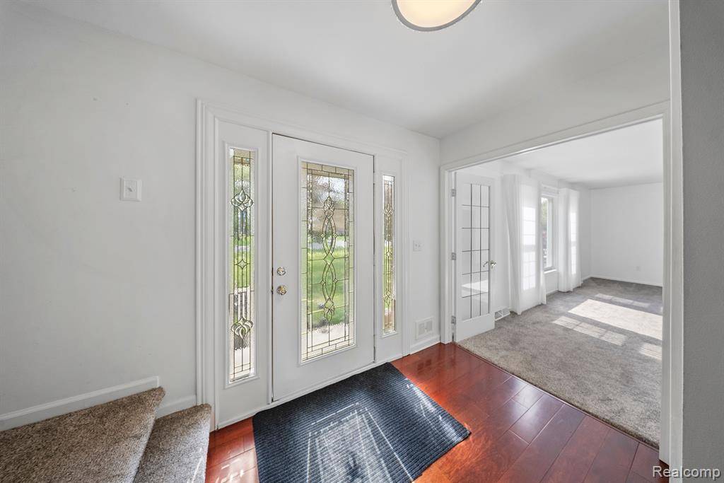 Grosse Ile, MI 48138,18080 Parke Lane