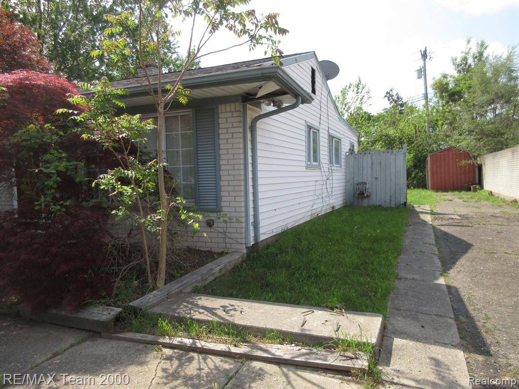 Inkster, MI 48141,29215 CARLTON Street