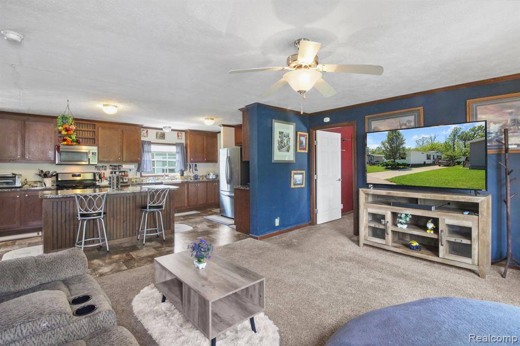 Gibraltar, MI,29878 MEADOW Lane