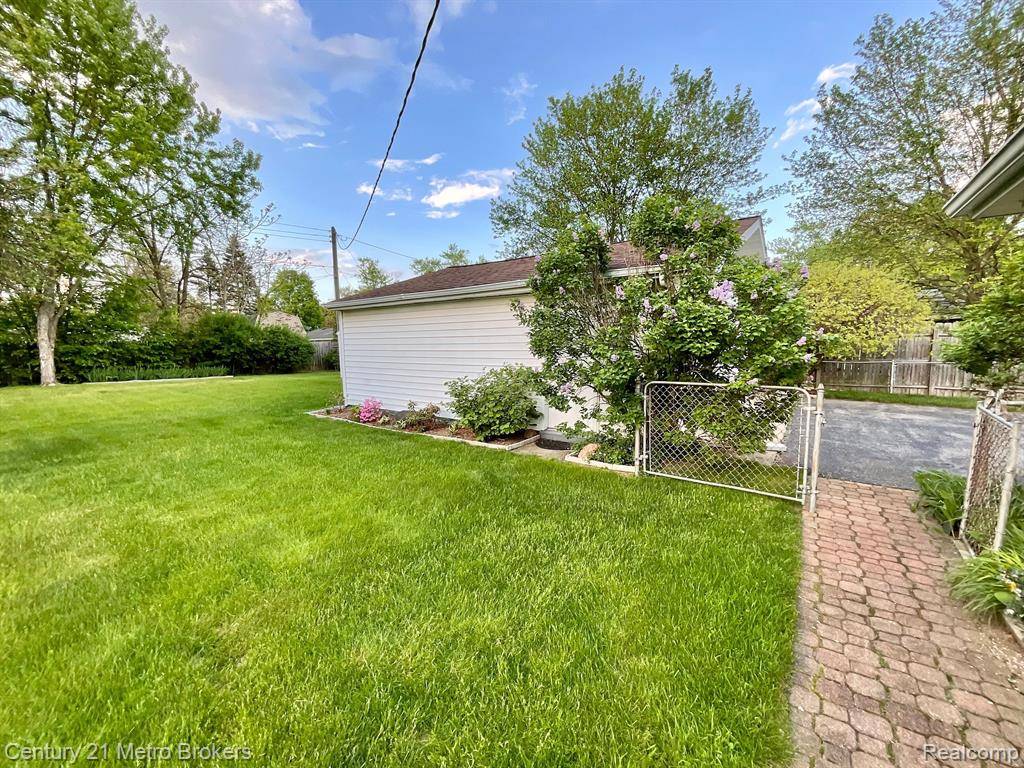 Clarkston, MI,5817 EVEREST Drive