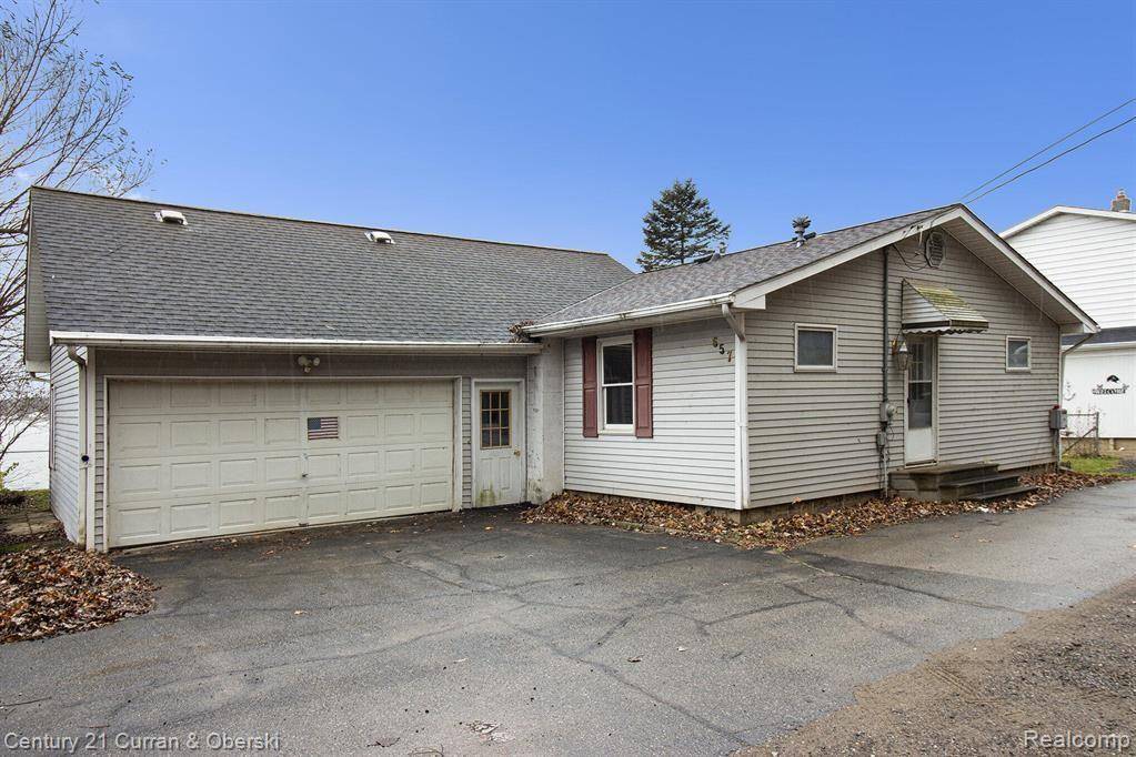 Jackson, MI 49201,657 LANE Drive