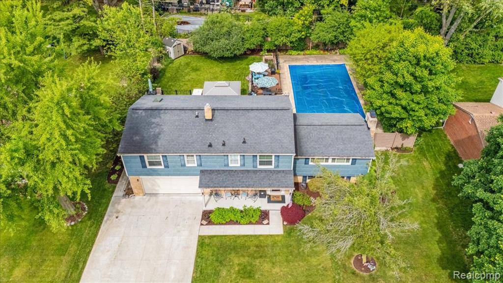 Farmington Hills, MI 48334,26347 Greythorne Trail