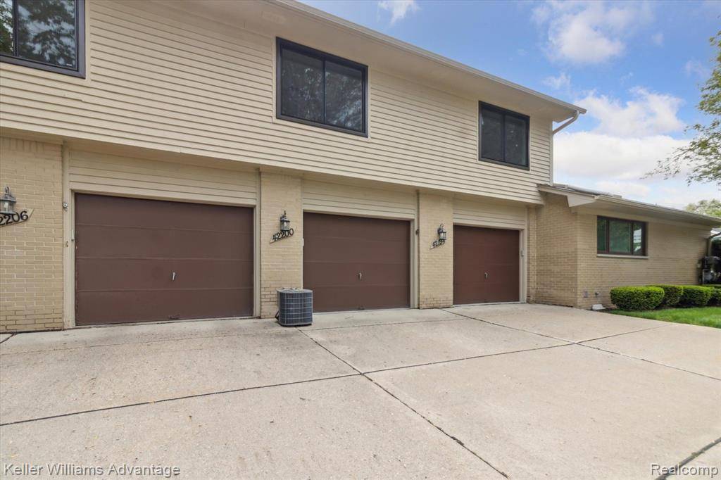 Clinton Twp, MI 48038,42200 E EDWARD Drive