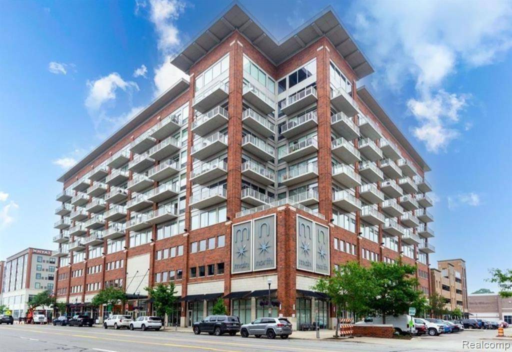 Royal Oak, MI 48067,350 N MAIN Street