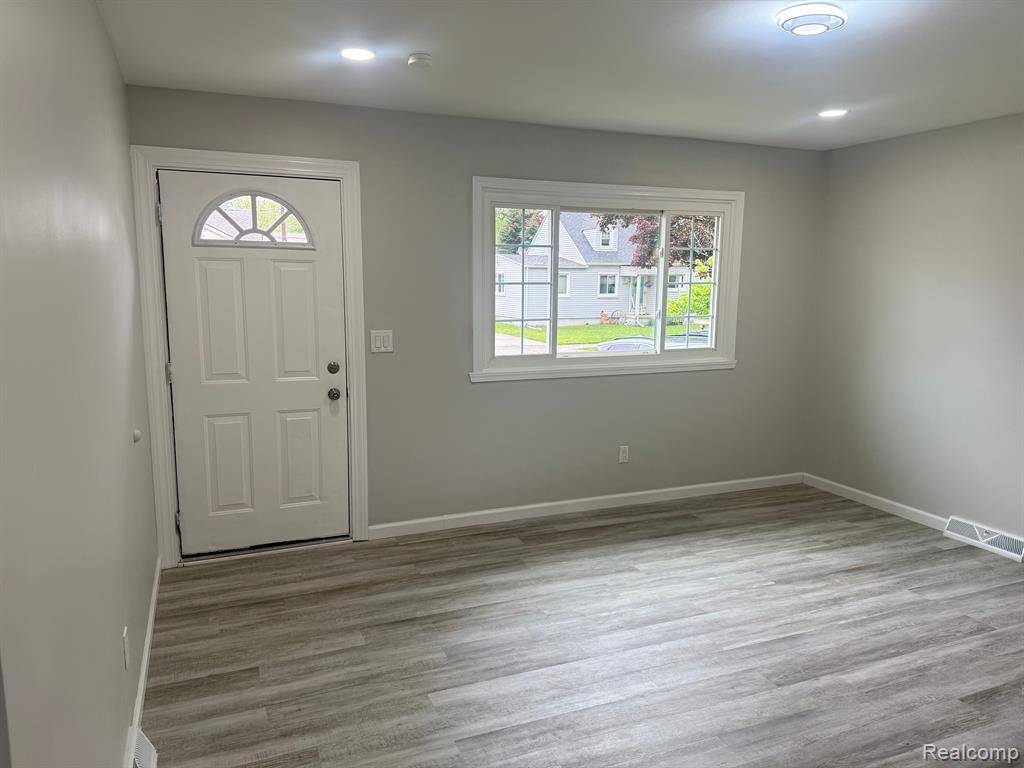 Allen Park, MI 48101,15147 UNIVERSITY Street