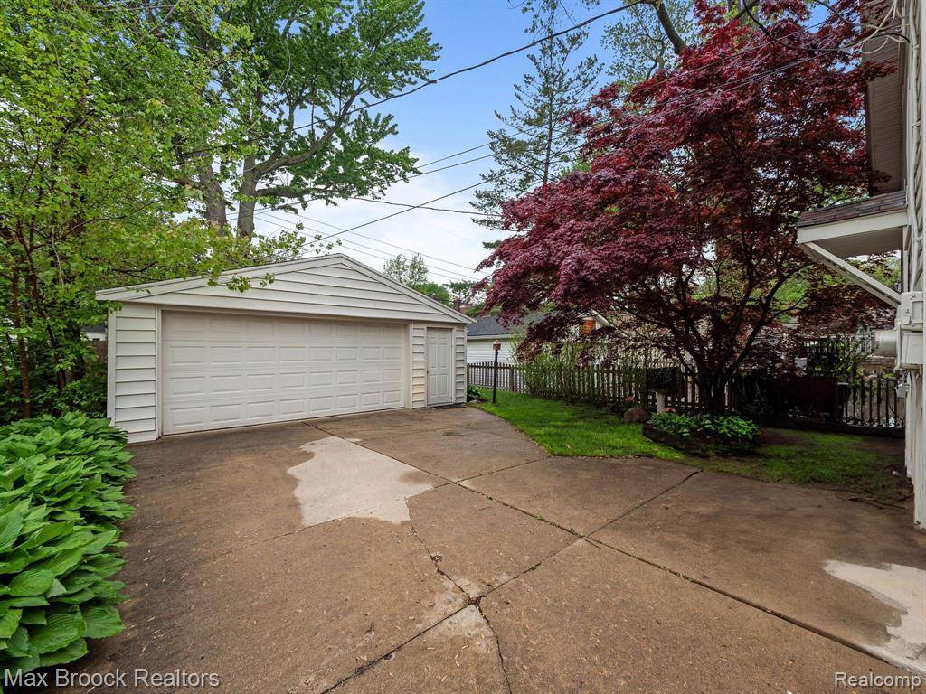 Royal Oak, MI 48067,913 MAPLEGROVE Avenue