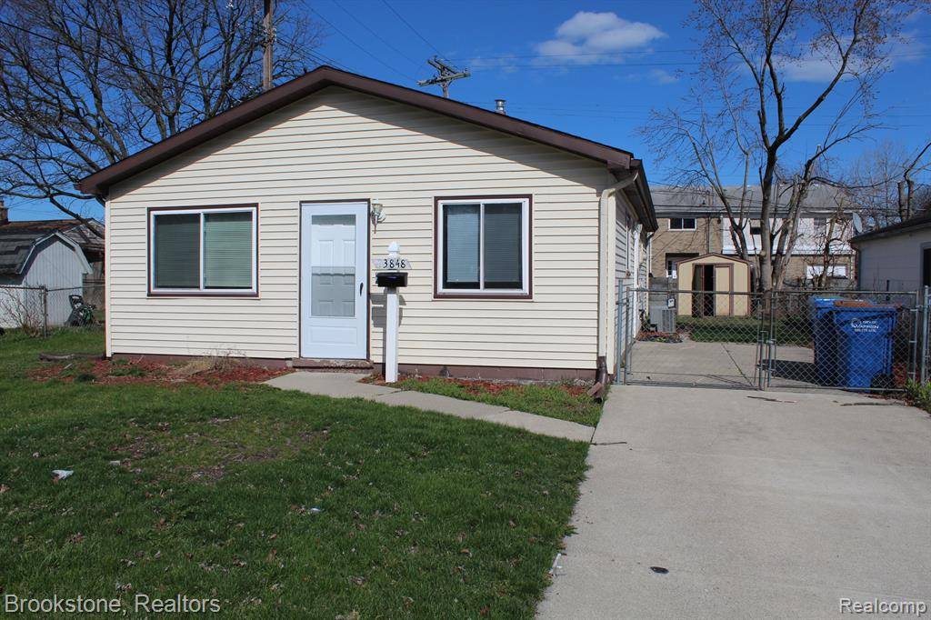 Warren, MI 48089,23848 STEWART Avenue