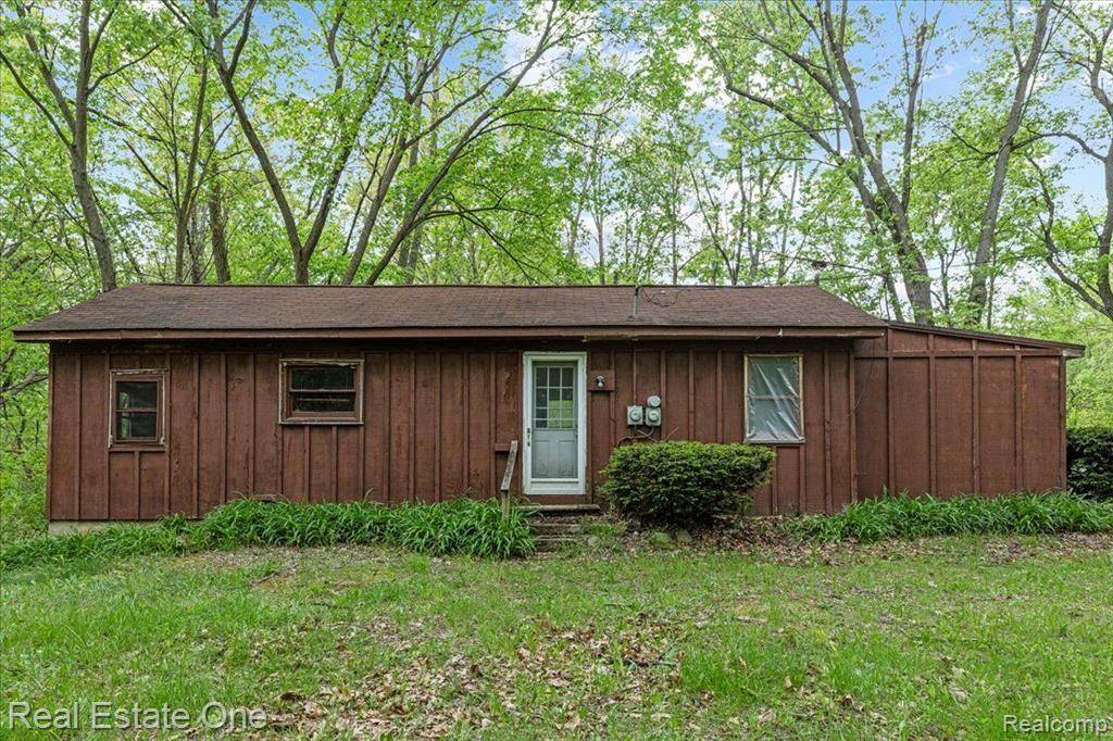 Ortonville, MI 48462,2878 PERRY LAKE Road