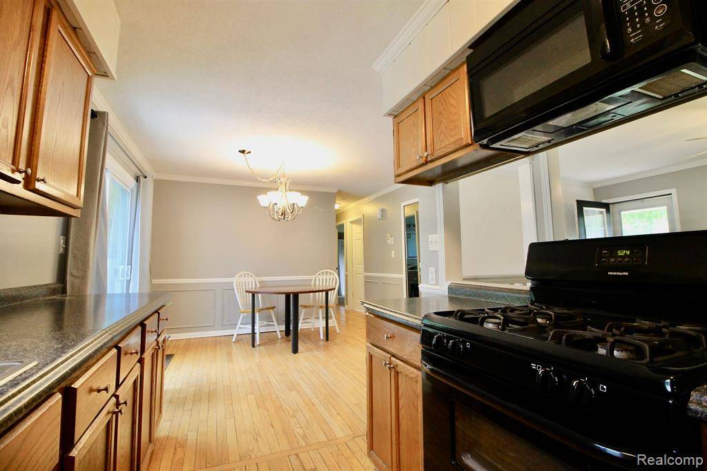 Linden, MI 48451,15129 ROACH Drive