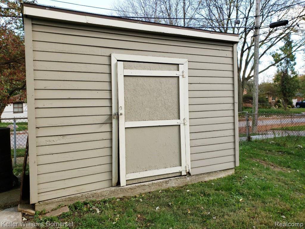 Troy, MI 48083,2803 Normandy Road