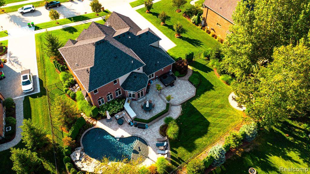 Washington, MI,62578 POND Drive