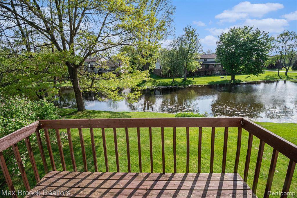 Clarkston, MI 48348,9029 E BLUEWATER Drive