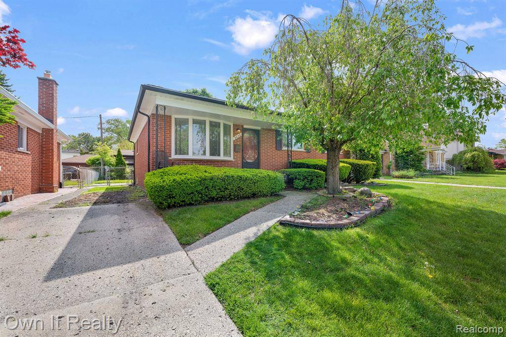 Redford, MI 48239,9656 Salem