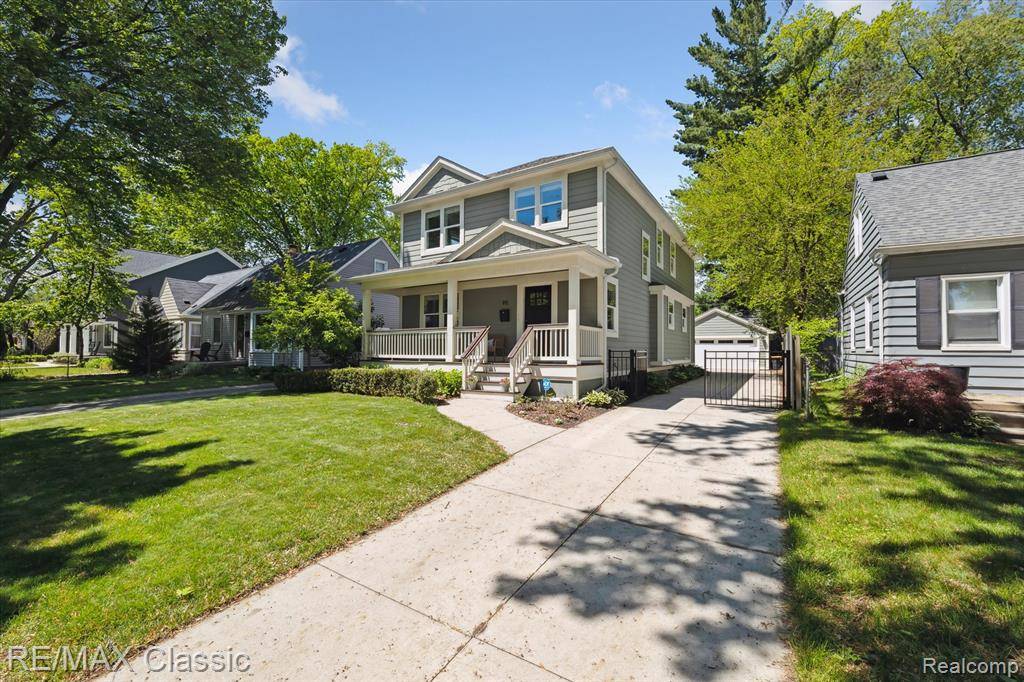 Royal Oak, MI 48067,911 N GAINSBOROUGH Avenue