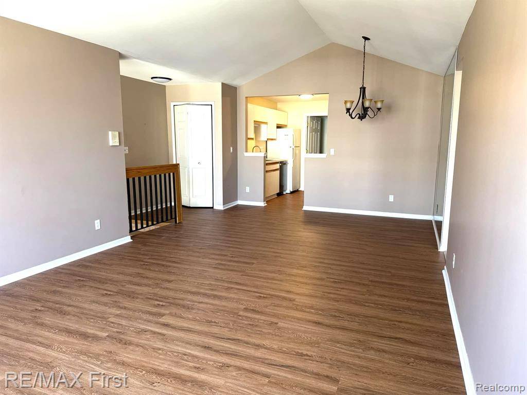Sterling Heights, MI 48314,4257 BERKSHIRE dr Drive