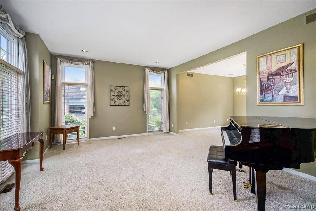 South Lyon, MI 48178,9968 TUSCANY VALLEY Way