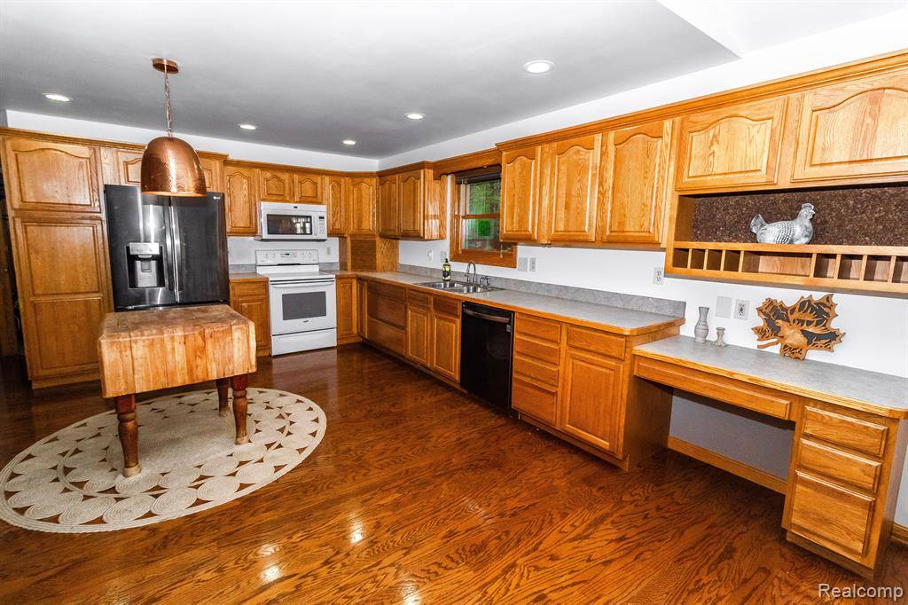 Columbiaville, MI 48421,4707 MOUNT MORRIS Road