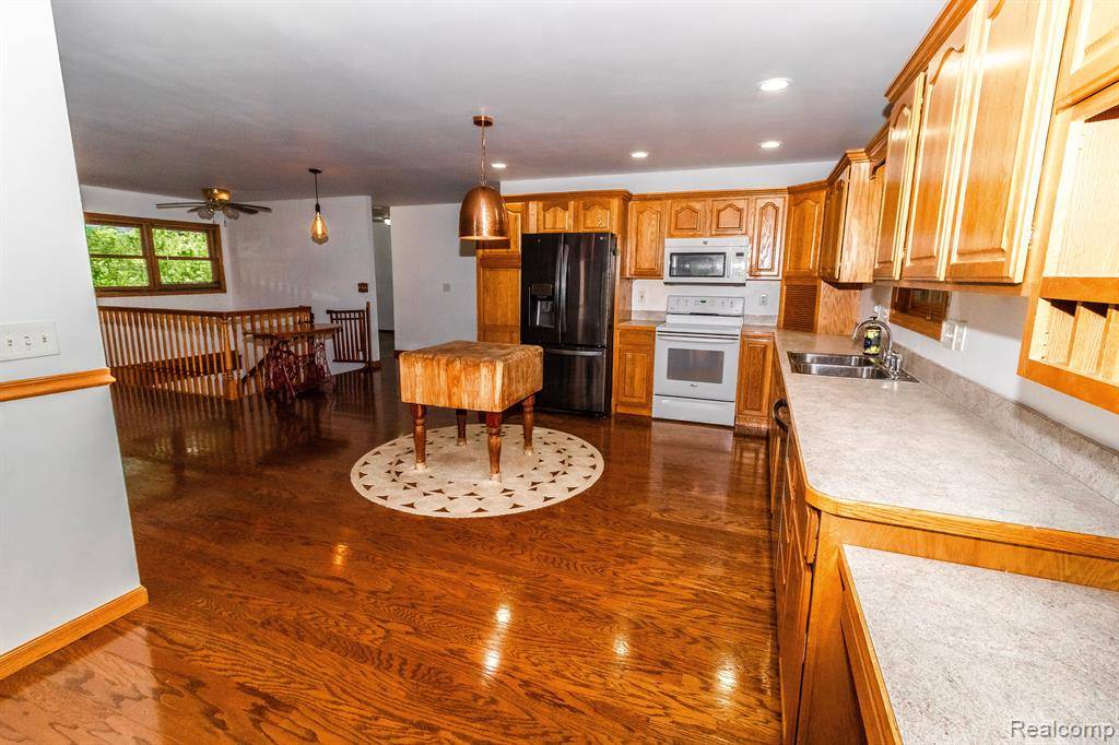 Columbiaville, MI 48421,4707 MOUNT MORRIS Road