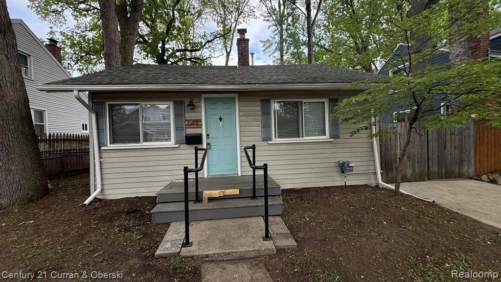 Ferndale, MI 48220,648 W HAZELHURST Street