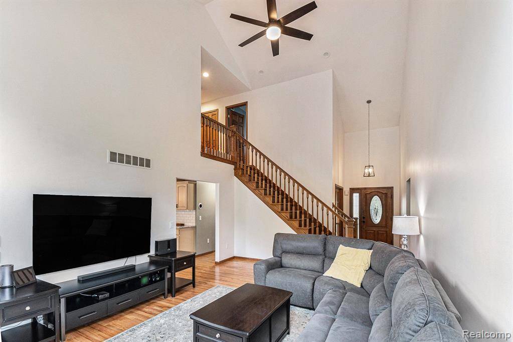 Lapeer, MI 48446,4024 AUSTIN Court
