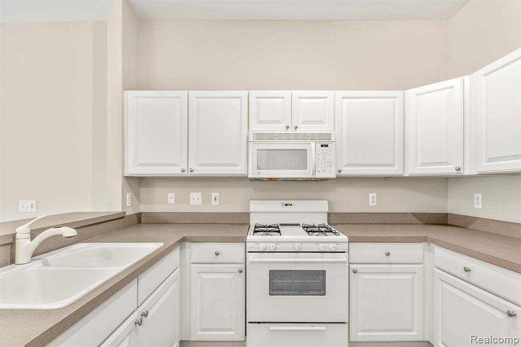 Ann Arbor, MI 48105,2781 Knightsbridge Circle