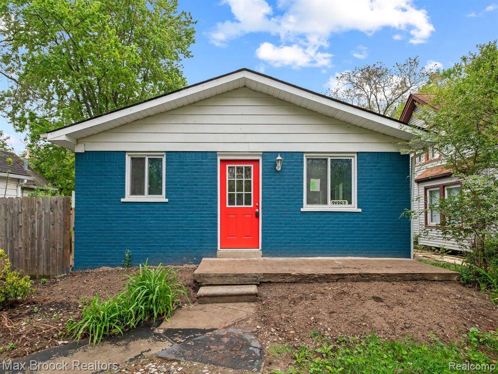 Southfield, MI 48033,21357 POINCIANA Street
