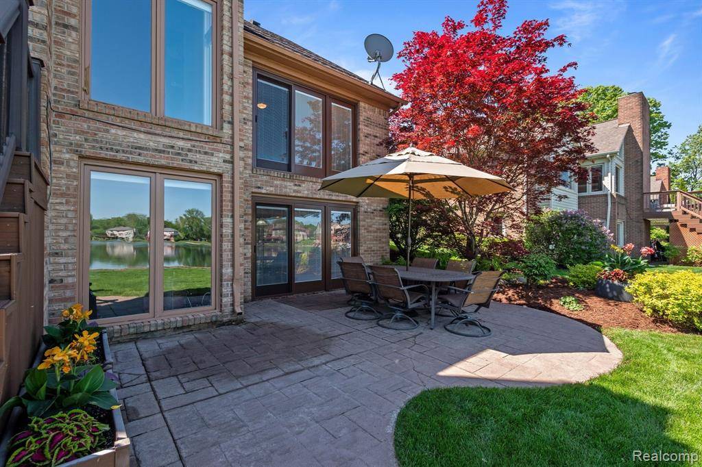 Rochester Hills, MI 48307,1725 S SHORE Drive