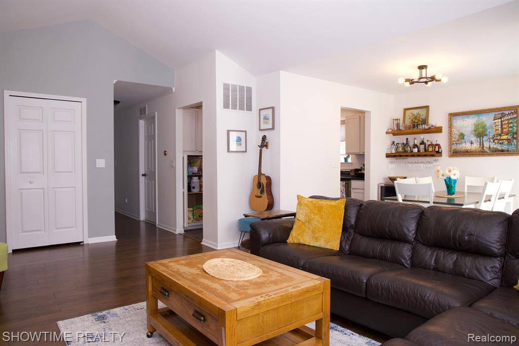 Macomb, MI 48044,46265 CAVALIER Drive