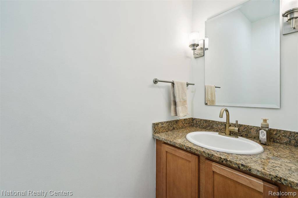 Clarkston, MI,5639 HEATHLAND Circle