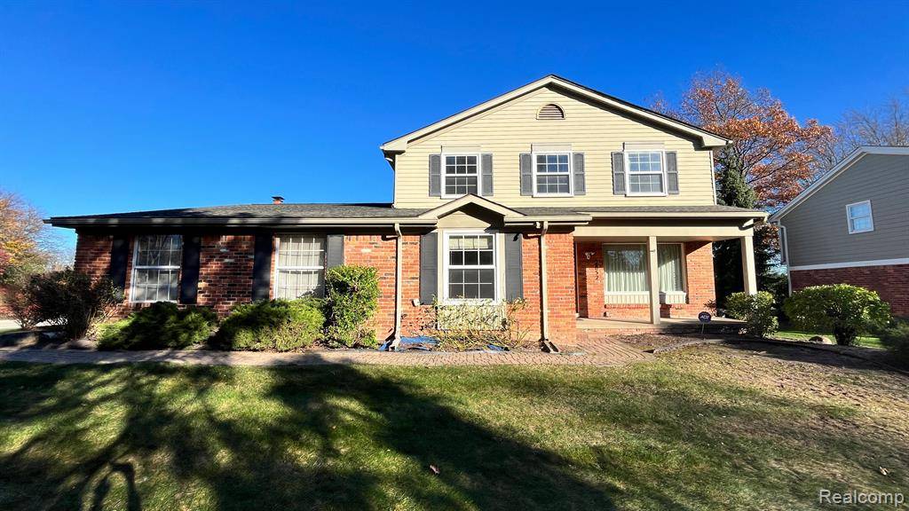 Troy, MI 48084,2852 MAYFAIR Drive