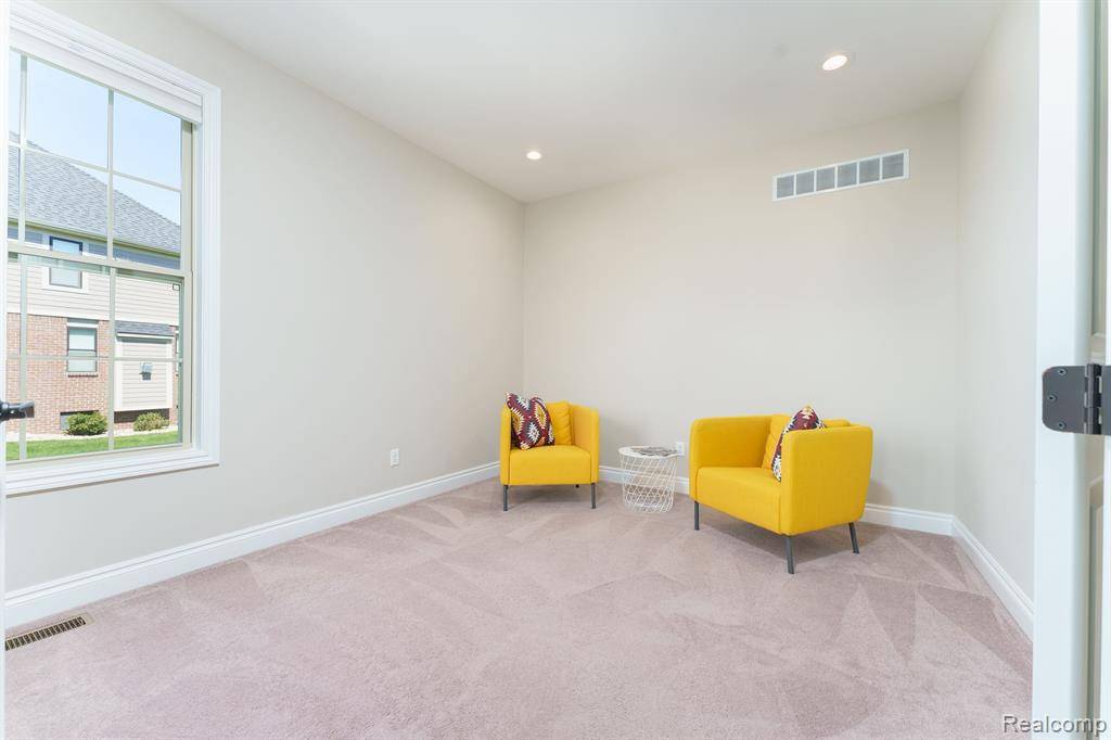 South Lyon, MI 48178,10408 STONEY POINT Drive