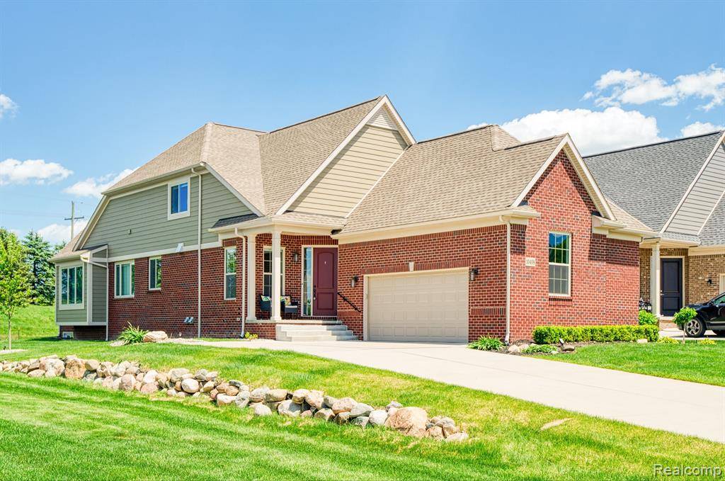 South Lyon, MI 48178,10408 STONEY POINT Drive