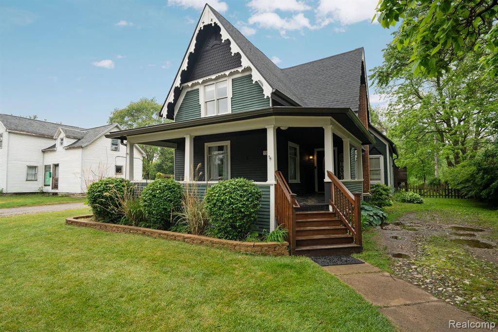 Pinckney, MI 48169,330 W Main Street
