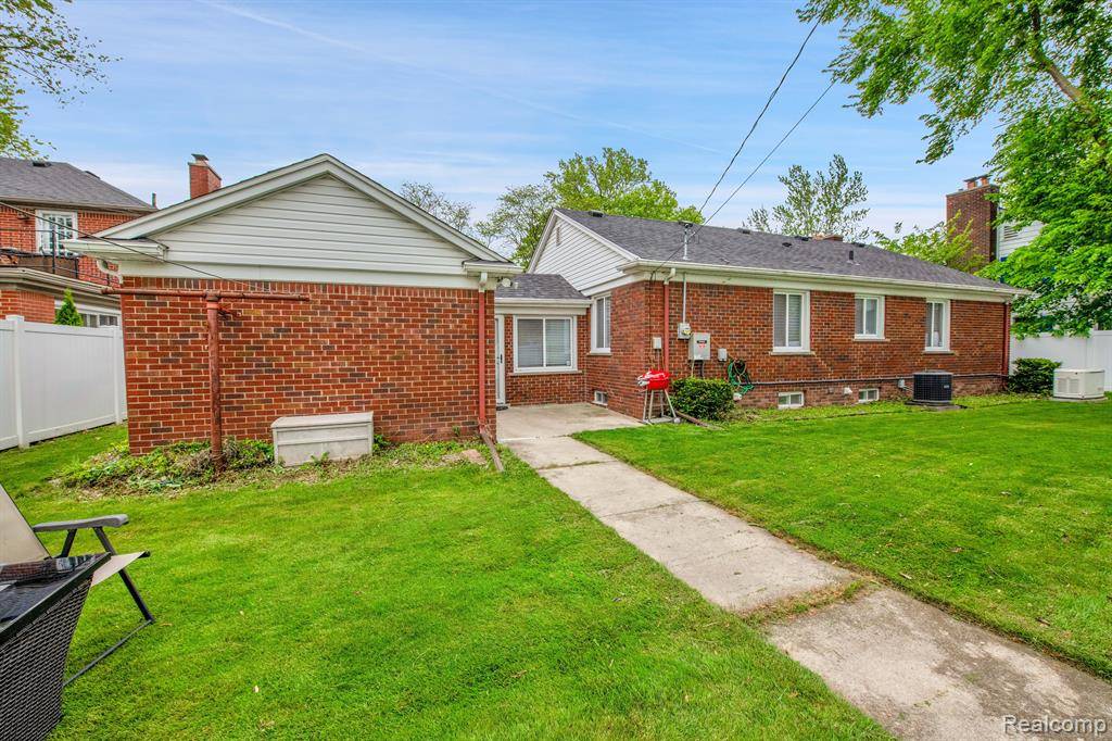 Wyandotte, MI 48192,1666 22ND Street