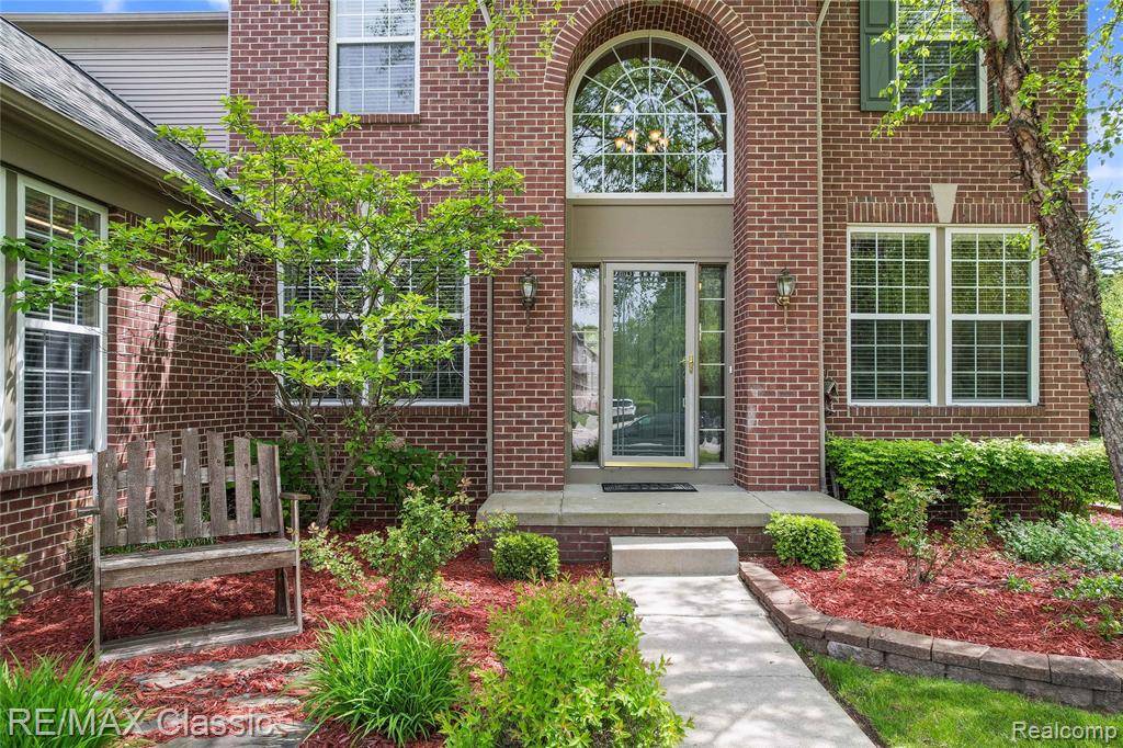 Grand Blanc, MI 48439,6323 Moonstone Dr