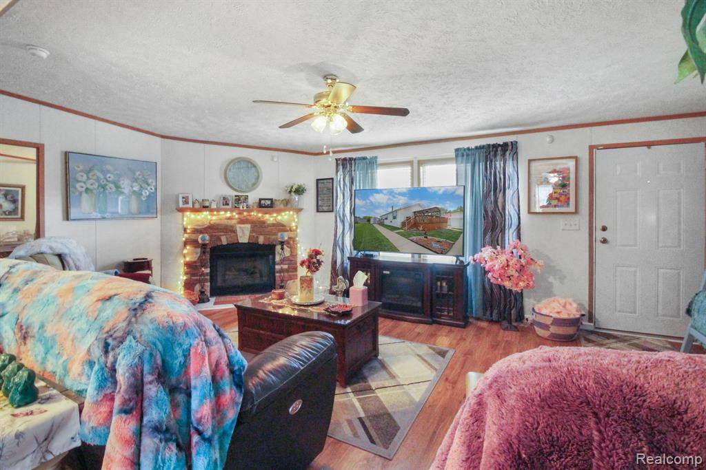 Flat Rock, MI 48134,24321 KINGSTON Circle