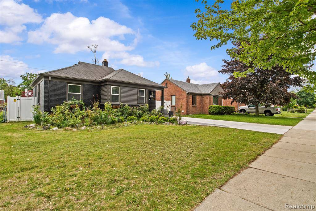 Royal Oak, MI 48073,1005 W 12 Mile Road