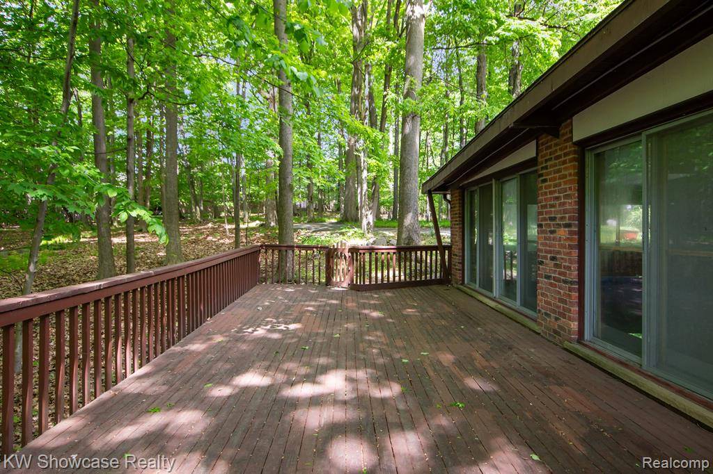 Farmington Hills, MI 48334,27030 EDGEMOOR Street