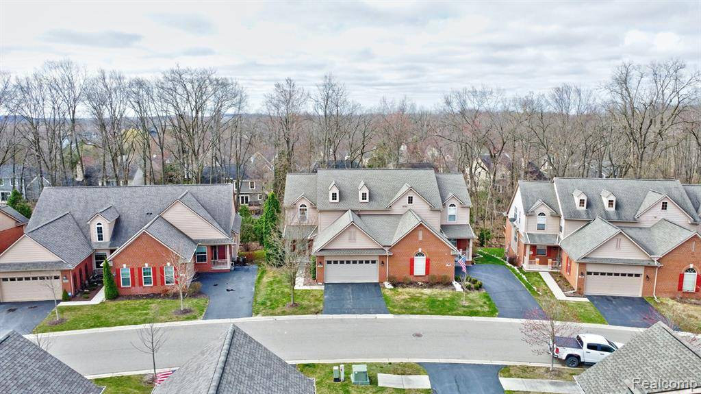 Clarkston, MI,6927 STONEWOOD Place